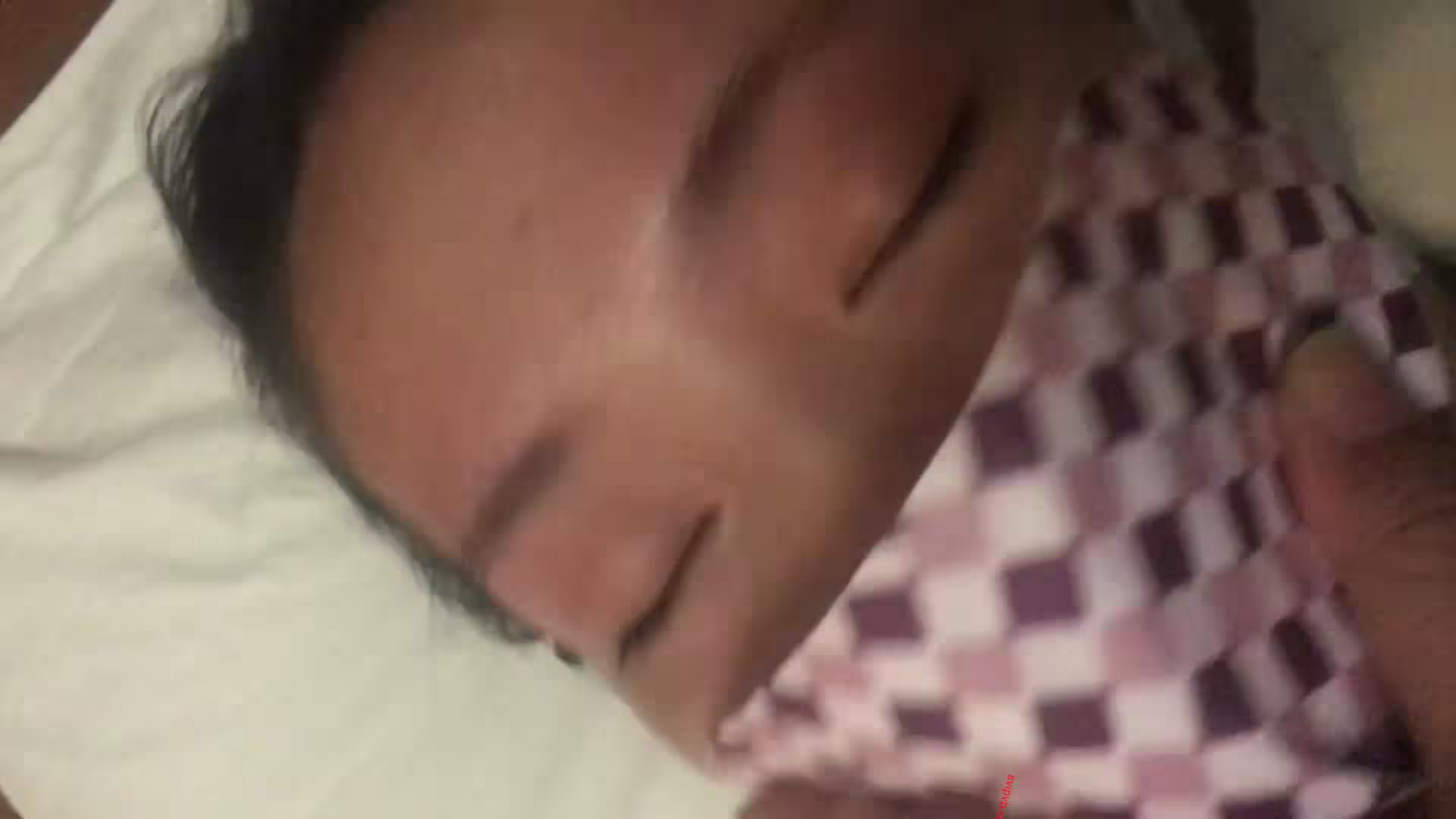 【國產真實MJ】白嫩小妹妹爆菊 窺陰，粉嫩的鮑魚水多陰唇肥厚，少女的胴體美乳讓人性慾勃發，超高清1080P