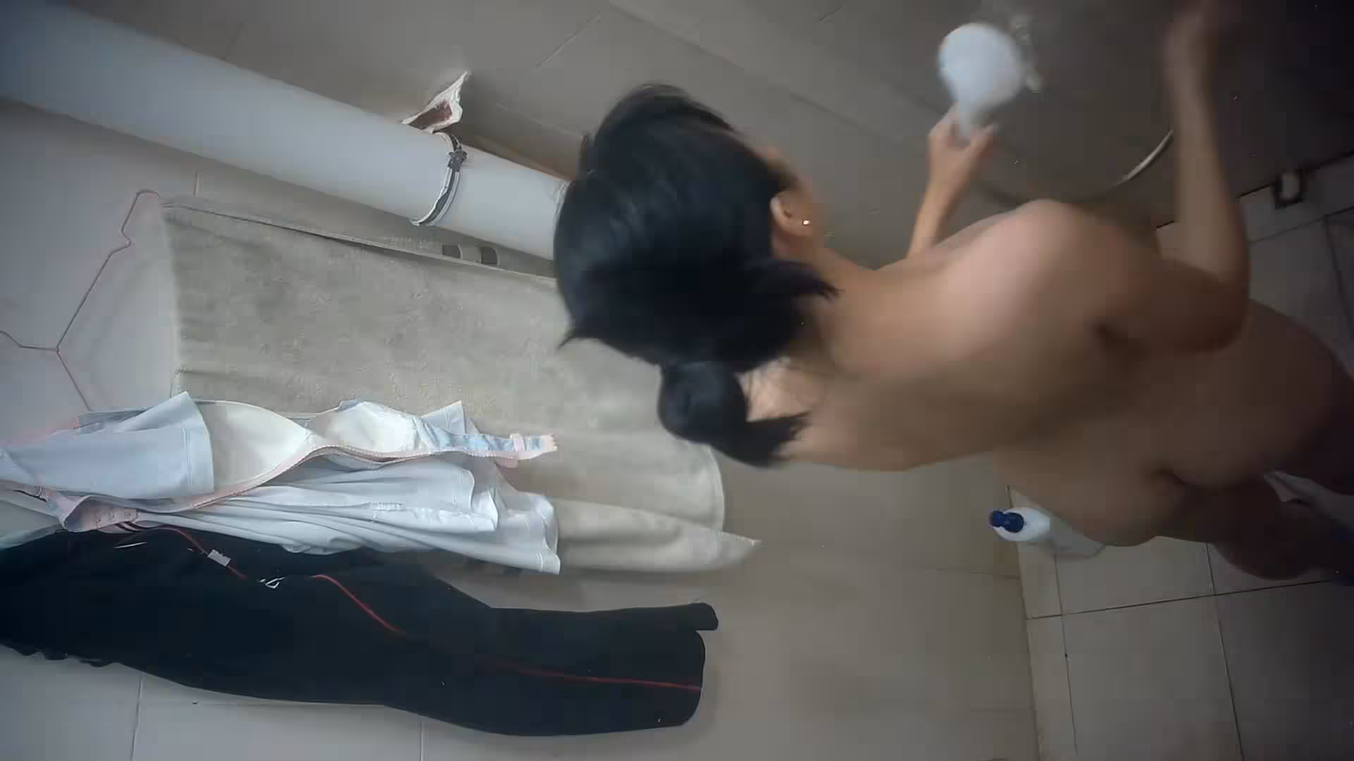 TP寢室三個妹子洗澡一網打盡