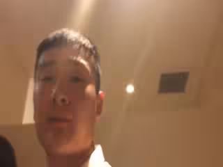 富二代約會美院拜金氣質美女饑渴難耐在快餐店衛生間就來