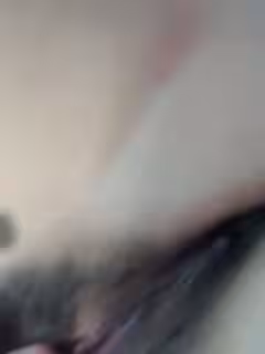 高顏值大乳暈萌妹子帶著可愛耳朵性感黑絲睡衣脫光光床上自