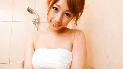 頭飾綾瀨在浴缸里給日本口交