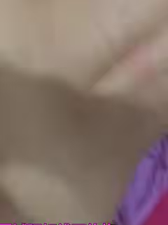 5702-樣子滿可以的美女主播晚上沒穿內褲在天橋玩露出