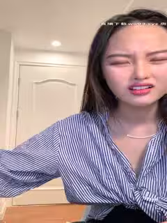 2020.2.16【小咪鴨】逗逼小美女，聊天風趣幽默，整個線條優美，麥色肌膚健康光滑，咪咪漂亮又嫩，情商高會聊天