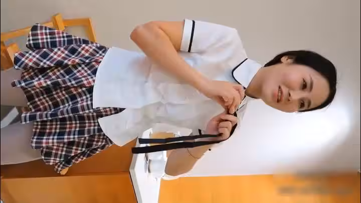 性感嫩模小潔私拍制服黑絲透視裝誘惑