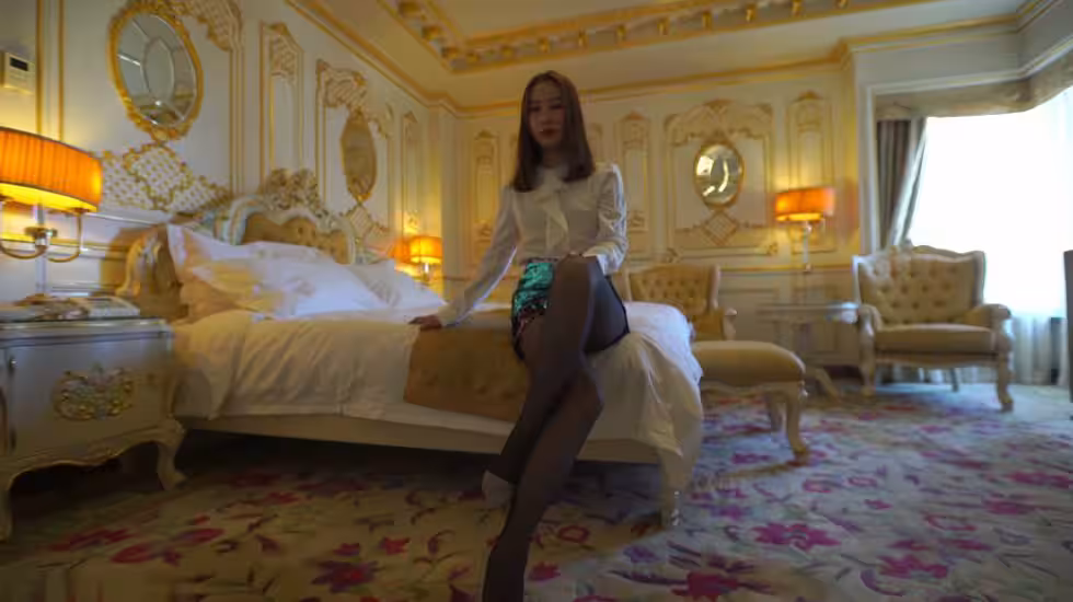 高端福利_沒有五位數干不到手的女神級魔鬼身材美女嫩模