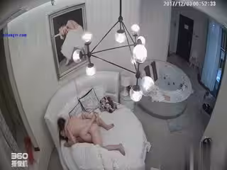 白色浴缸房偷拍很有藝術感的老闆操小情人喜歡舔逼搞爽了帶