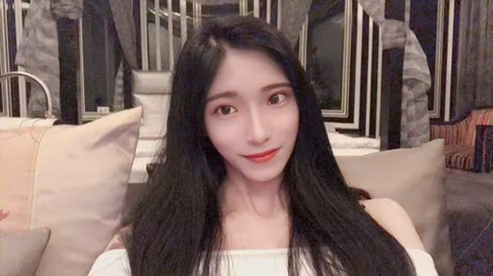 偷情小秘書??半夜被老闆叫去趕文案！！