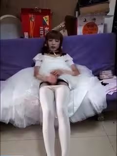 性感偽娘檸檬，穿上新娘衣衫幻想自慰，老公 我好想射，嗯嗯哦嗯..老公 我要射啦  啊啊老公，淫蕩地呻吟聲 真騷啊！