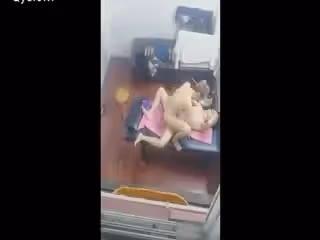 高手偷拍養生館按摩房犀利大叔各種姿勢草到女技師喊肚子疼也沒有射還要擼普通話對白。