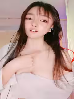 長相端莊的妹子，透明襯衣，胸部挺拔手搓胸部呻吟聲秒射，薄紗艷舞第03集