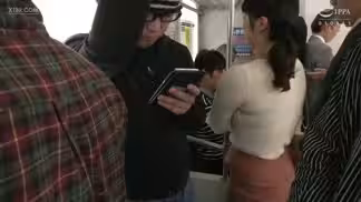 VEC-415因為老公不願意開車送巨乳人妻美園和花只好坐電車被痴漢們趁虛而入輪姦內射