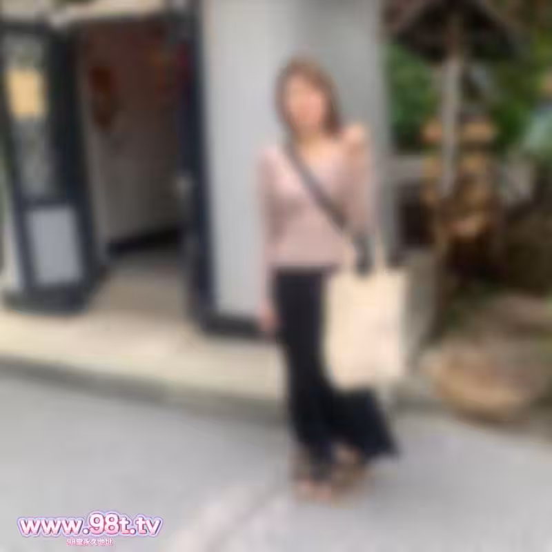 FC2-PPV-4518435奇聞趣事中出著名已婚婦女律師〇擁有很高的收購能力但在強大的收購商店後開始瘋狂FC2-PPV-4518435