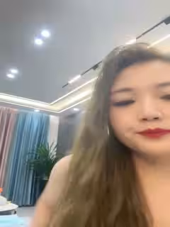騷勁十足的淫蕩嬌娃，全程露臉大秀直播，面對鏡頭坐插道具蹂躪騷穴，玩弄騷奶子高潮不止浪叫不斷精彩別錯過第01集