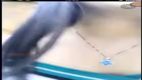 美女主播戶外馬路邊直播觀眾刷禮物讓她對著路過的司機漏點