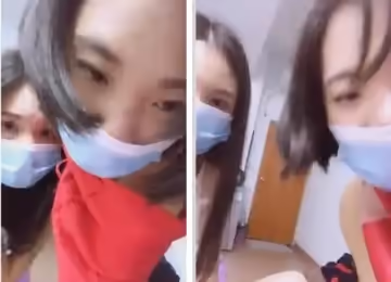手機直播兩個年輕嫩妹一起謀生其中一個拿著自慰棒插另一個妹子插出好多白漿國語對白