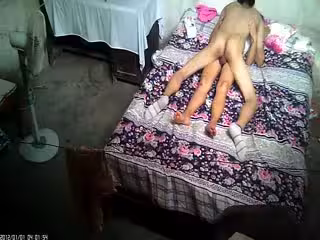 棚戶區站街女暗拍喜歡白天接客的窯姐VS還沒幹雞巴就硬邦邦的精瘦小伙