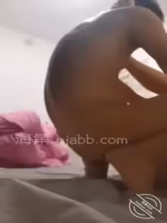 朋友妻不客氣！自稱自己是正兒八經純女子的反差婊哥們的大屁股媳婦，趁著醉酒給她肏了，事後聊天居然說沒爽夠，呻吟聲超贊第02集