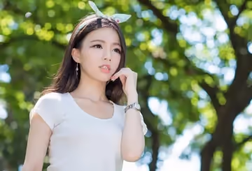富二代成會玩約會學院派美足美腿漂亮美女換裝灰絲足交輕SM捆綁邊干還自揉陰蒂哭腔呻吟聽的很刺激
