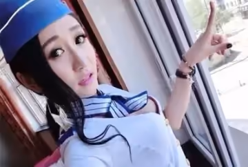 星級酒店開房多體位爆操極品黑絲長腿妹子 顏值高技術絕對槓槓的