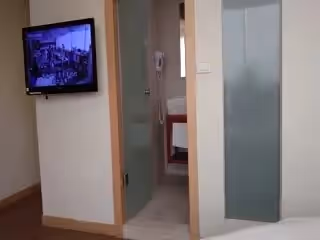 台北大神高檔景觀酒店約炮身材皮膚堪稱一絕的學生妹高清原版第01集