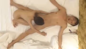 中年工頭午休偷情爽一波~美女逼逼真乾淨兩人\r\n人口口不分離~