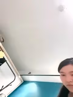 奶大好煩：巨乳小騷貨，狼友狠狠耍禮物，就狠狠插騷逼，都不放過自己，叫聲還很淫蕩！(2)第04集