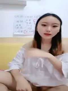 顏值不錯會噴奶的小粉妹雙人直播大秀 自慰口交激情啪啪 十分誘人