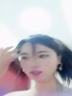 媚眼撩人的小少婦露臉深夜大秀，電動按摩棒插進騷穴享受刺激快感，勾魂的眼神自己舔騷逼的淫水，洗澡誘惑第02集