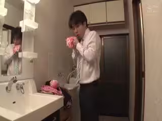 忍不住對兩位繼女出到發情開干
