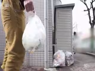 一個早晨垃圾出鄰居玩情人Nobra妻子Yonekura