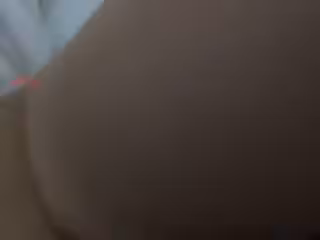 90後高顏值美女對著鏡子全裸自拍時被回來的男友看見性慾大增提槍就干,肏完後還把逼毛都刮乾淨了!