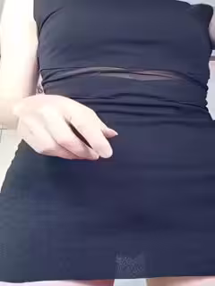騷氣身材苗條美少婦第3部 道具自慰指扣菊花雙洞齊插高潮出水