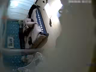 酒店攝像頭偷拍時尚氣質的長髮美女少婦酒店和情人開房偷情啪啪,跪在地上吃雞巴