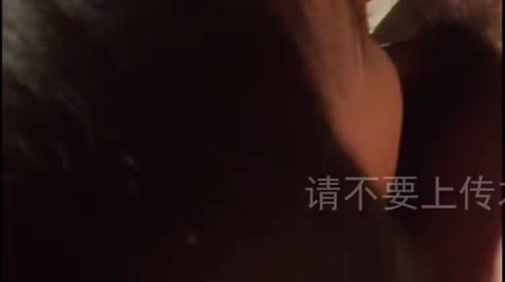 [不能只有我看到!]紅衣小姐玩3P:你怎麼不帶保險套，你有病啊!？ 明明如此騷卻還會怕