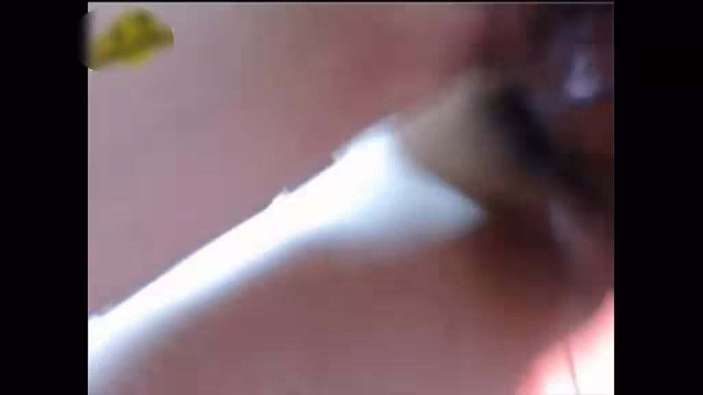 小嫩妹第1次做援交玩3P,2洞一起操被乾的直求饒！看著就心疼！