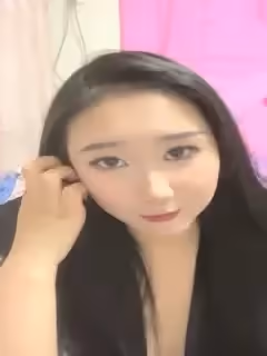 說話嗲嗲的妹子，騷氣十足，袒胸露乳，玻璃棒自慰掰穴雙道具插穴第02集