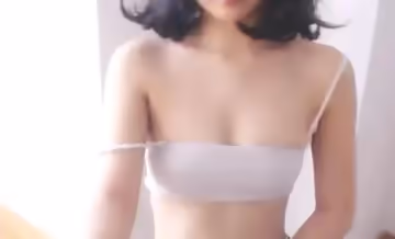 粉嫩白虎少女甜美可人"