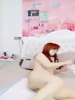 眼鏡御姐范妹子【下篇】女上位和頭套男啪啪無套操逼，一線天粉嫩乾淨