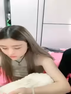 滿身紋身的渣女露臉跟小哥啪啪性愛，敞亮刺激玩的開，親小嘴舔雞巴刮逼毛，無套爆草蹂躪玩弄騷奶子叫聲好騷第02集