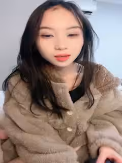 小情侶天天居家也不上班就是直播做愛，洗澡全裸做愛無套啪啪，上來就猛烈抽插第01集
