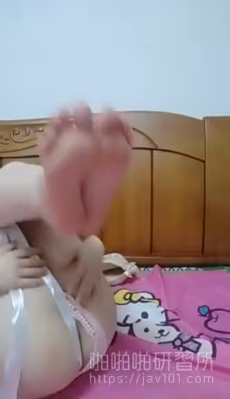 巨乳女神在APP上全程展露 讓悶著的奶頭與嫩報透透氣