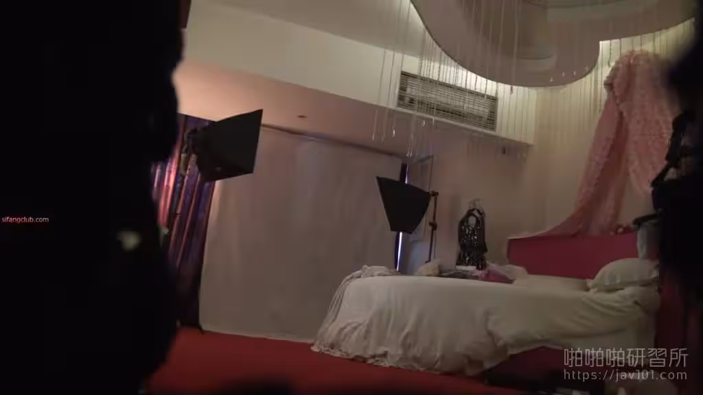 北京極上素人-奶子很肥的模特兒這下被看光光了 8