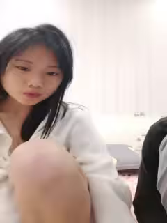 小雅愛吃糖全程露臉跟小哥啪啪大秀性感直播，乖巧可愛又聽話口交大雞巴，讓小哥無套蹂躪爆草，干出白漿刺激第01集