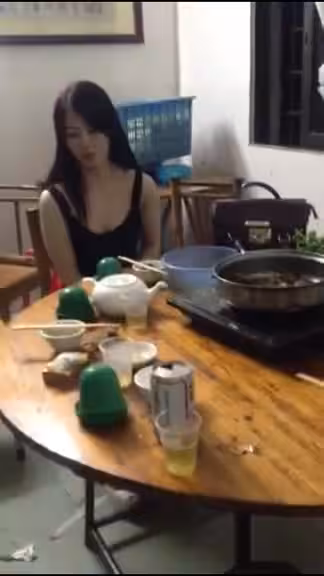 豪爽少婦被高利貸追債