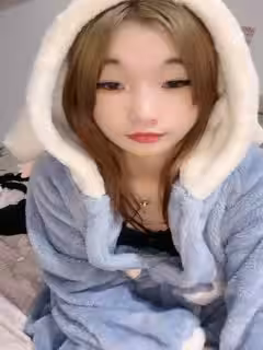 可愛新人妹子，冬天來了，穿毛茸茸的睡衣，露臉露小奶子，特寫掰穴第03集