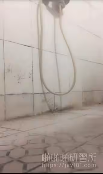 開車了! 內褲破洞的萌妹對鮑鮑磨蹭沖水玩不停