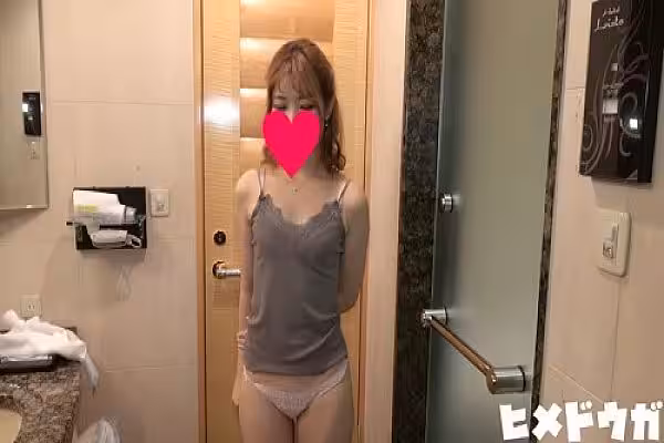 ルナ１８才、ロリとギャルが両方そなわり最強に見える美少女