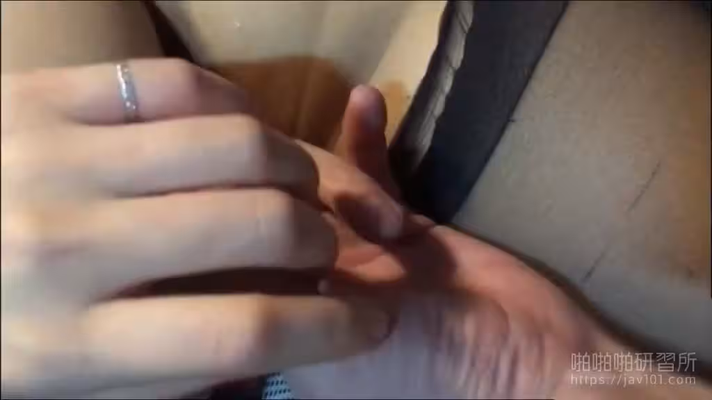 黑絲女大生沉迷肉慾給無套內射