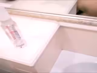 跪在馬桶上被後入