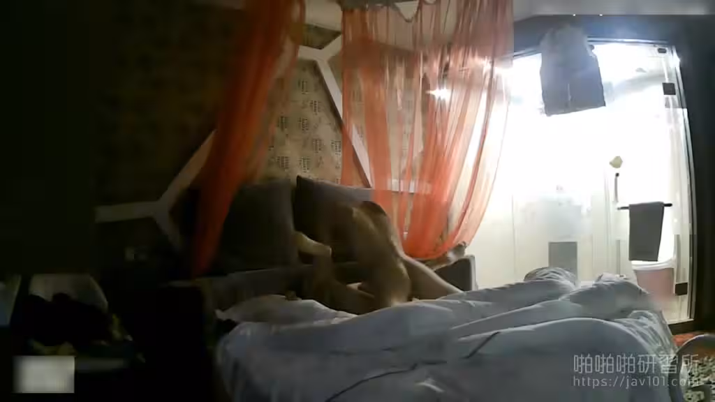 [黑丝袜的诱惑] 华裔秘书对上外商客户~用脚脚和嘴嘴攻陷客户的防备~